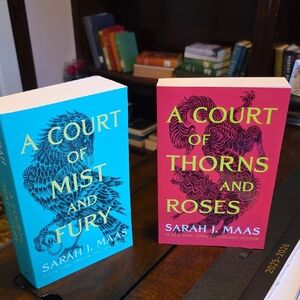 A Court of Thorns and Roses Book Set